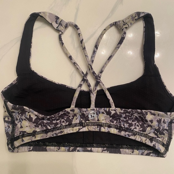 Lululemon Free to be bra size 2 - Picture 2 of 4